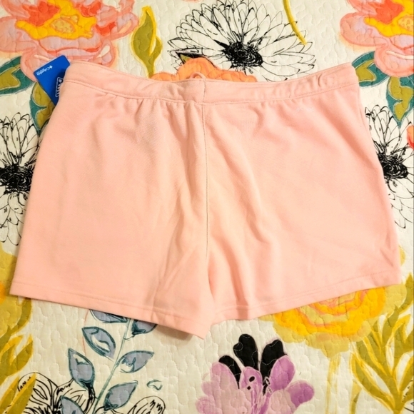 NWT Columbia Ladies Shorts - Picture 2 of 2